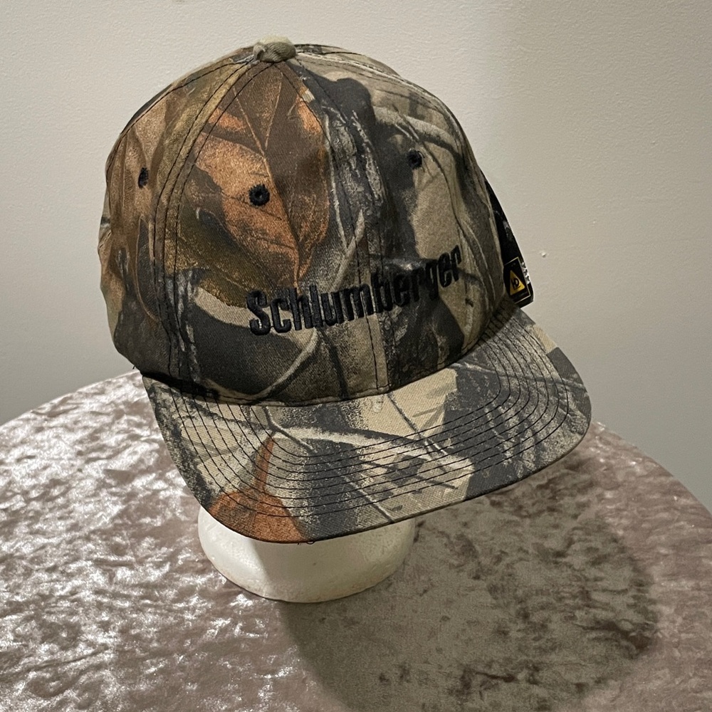 🧢 Realtree Schlumberger hat in Camo pattern